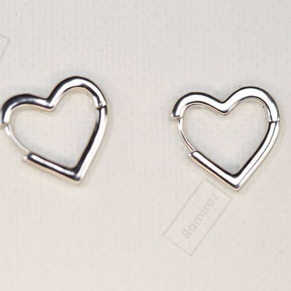 925 Sterling Silver Heart Earrings With Rhodium • Fine Jewelry • Feminine Style. - Picture 5 of 6